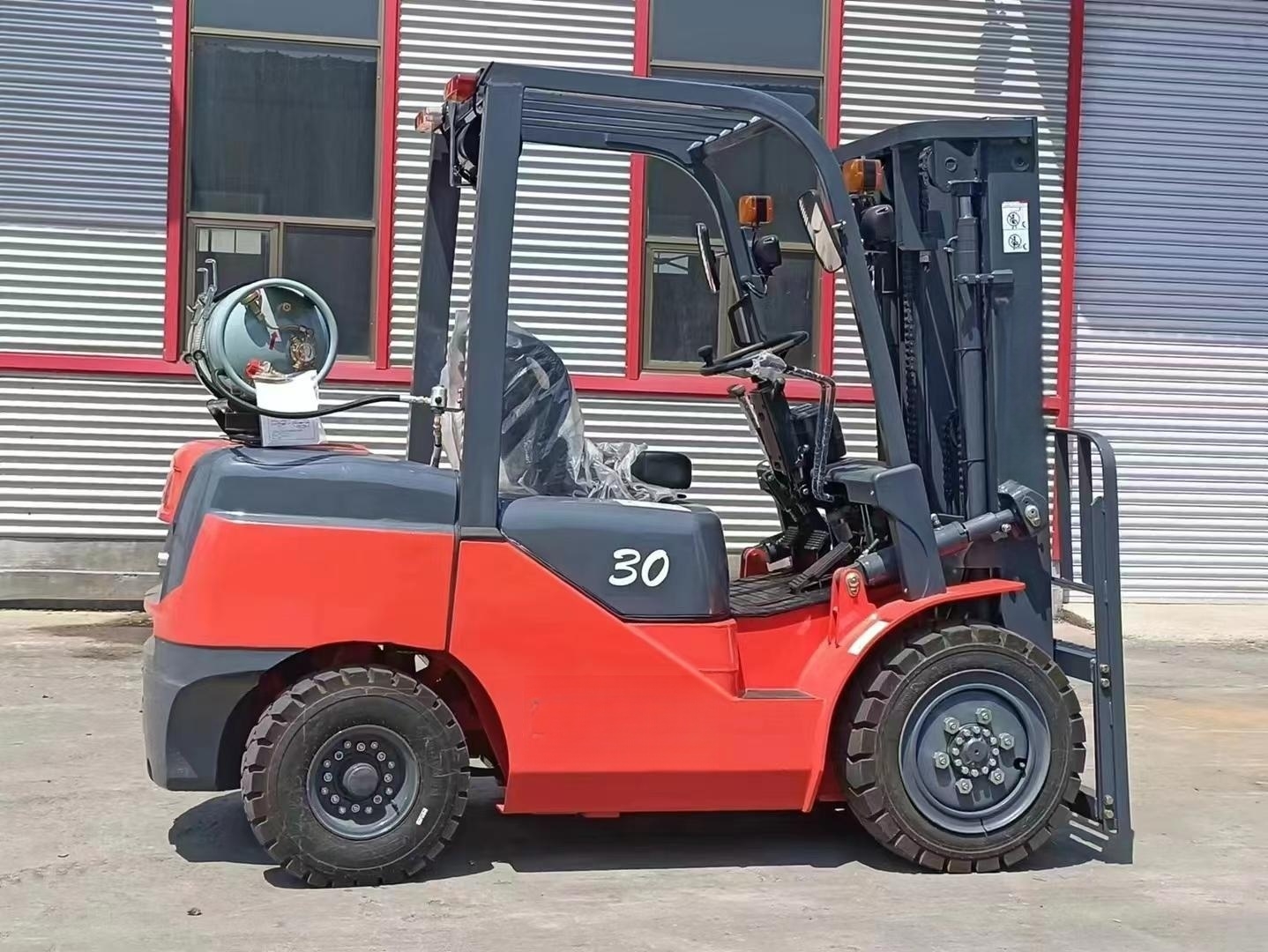 3.5 Ton Propane Forklift with EPA Engine and Fork Width of 685mm