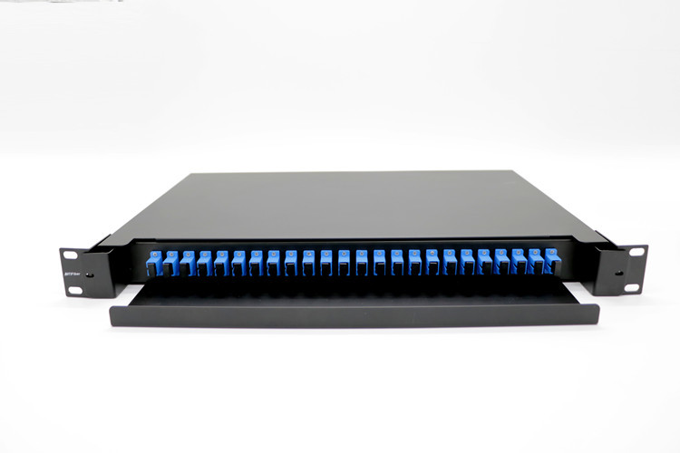 Light Weight Fiber Optic Terminal Box 24 Ports FTTH Rack Drawer Type With Patch Panel