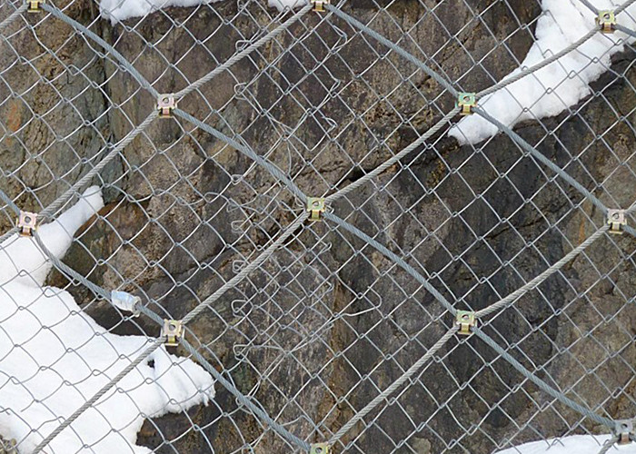 Anti Corrosive 1.6mm Diameter Woven Wire Rope Net