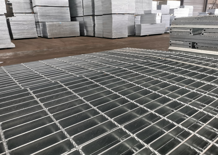 6cm Thick Anti Skid Galvanised Drain Grate Corrosion Protection For Shipyard
