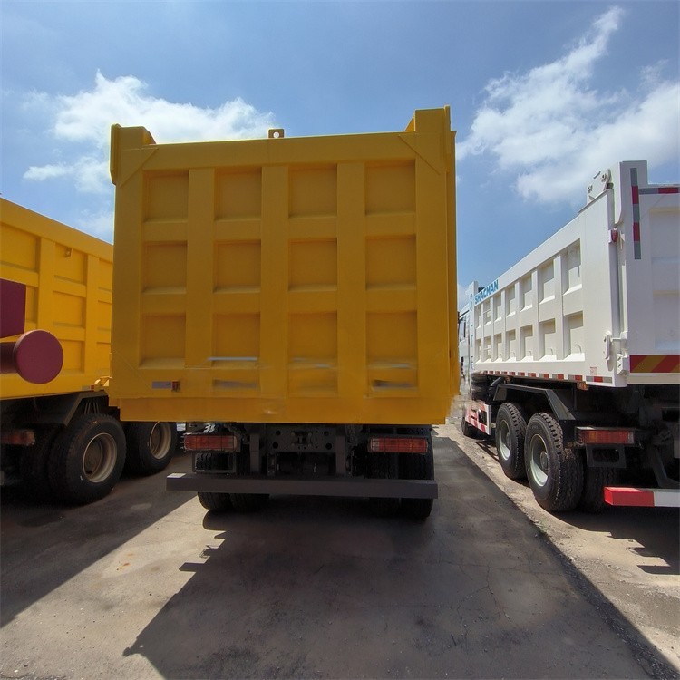 Automatic 8x4 371hp Sinotruk Howo Mine Sand Dump Tipper Truck 40 Ton 60 Ton In Africa