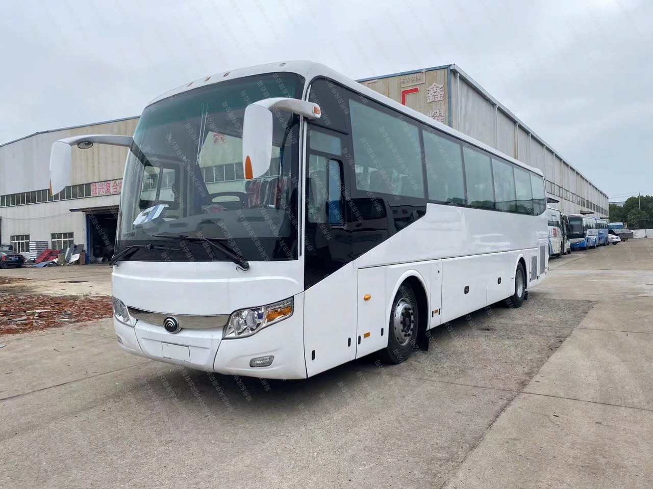 50 Seaters Left Hand Drive Buses and Rhd Passenger Coach Bus with Deisel Fuel Type