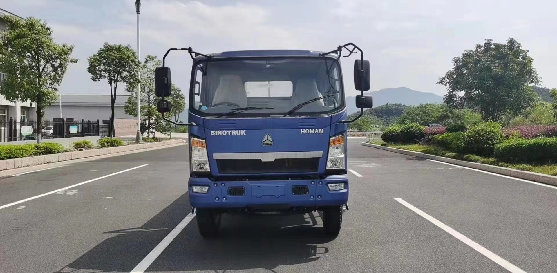 Brand New Sinotruck HOWO RHD Right Hand Steering Drive 10Ton Cargo Truck 4X2