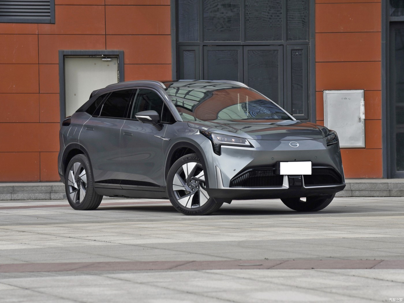 2024 AION LX PLUS 80 Zhizun Edition Auto Drive Electric Vehicle Ternary Lithium Battery and 180kW Total Motor Power