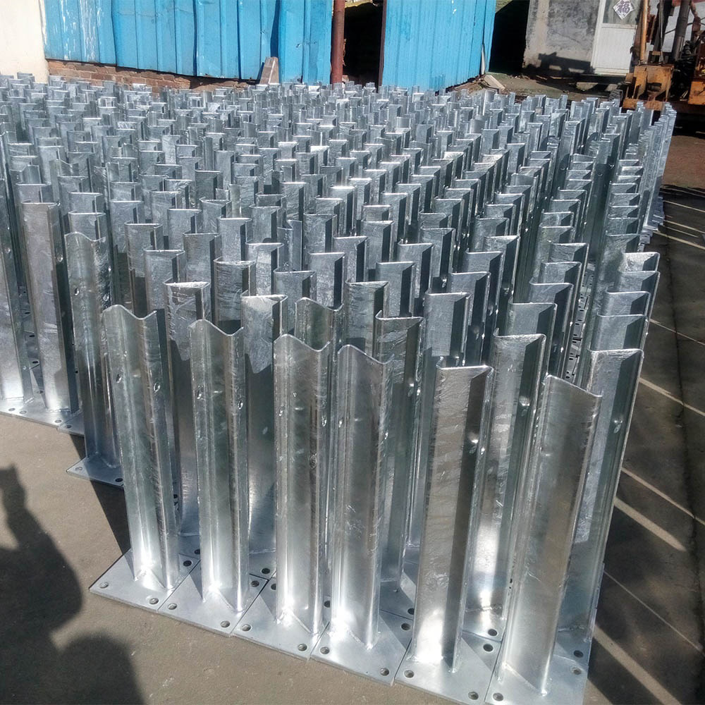 Galvanized Steel Guardrail Post For Roadway Safety On Highway Anti-Collision
