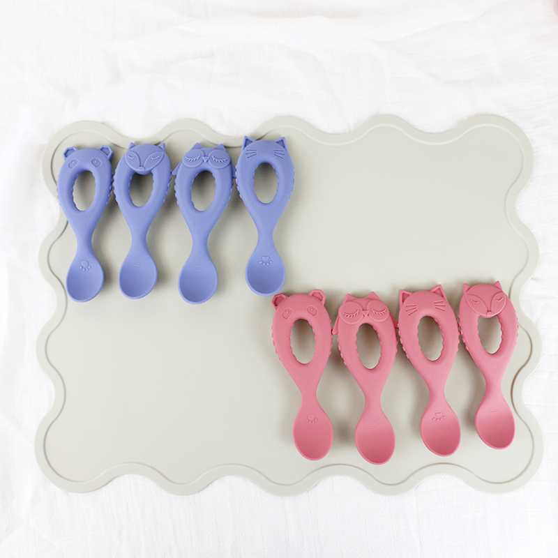 Non-slip Food Grade Kids Silicone Placemat Irregular Shape For Baby Feeding table mat