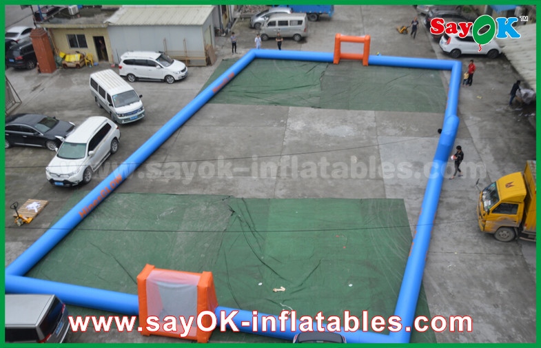 Inflatable Garden Games Blue 0.4 PVC Portable Inflatable Football Field / Football Pitch CE Standard Blower