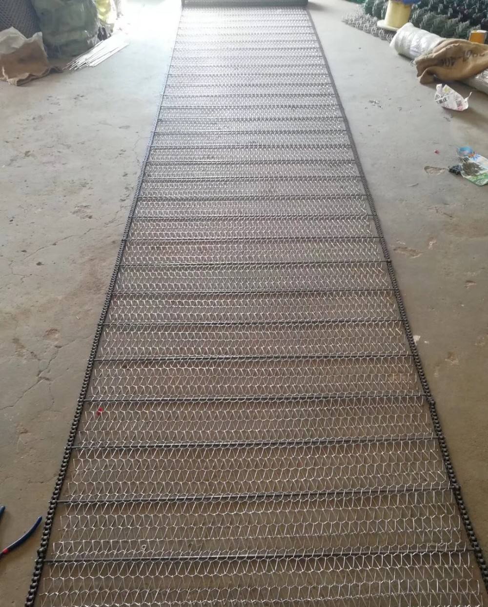 400mm 500mm Metal Wire Mesh Conveyor Flat Flex Belt With Chain