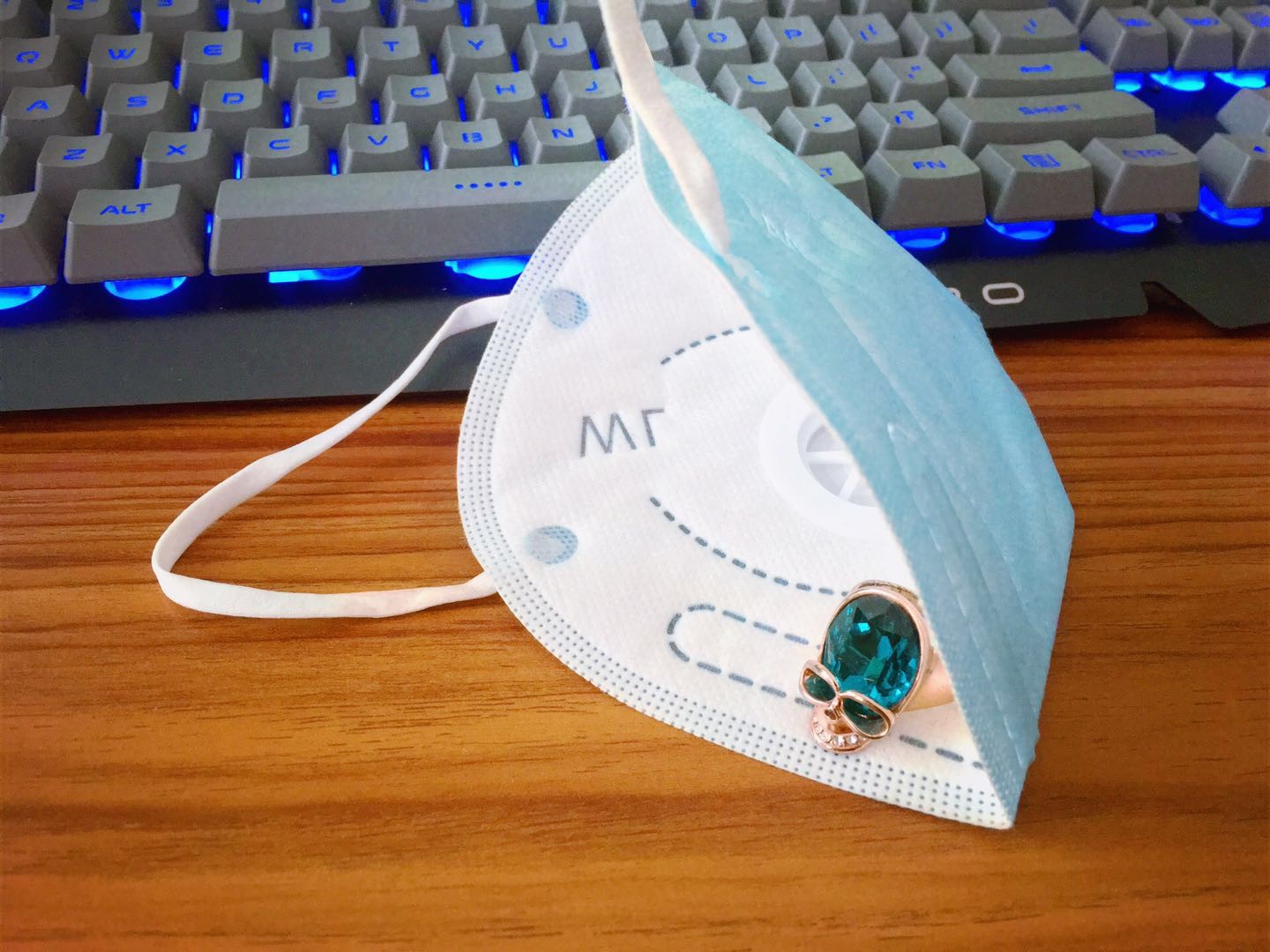 Beauty ear-loop anti-smog Face Mask with valve for winter,white or blue,adult,breathable