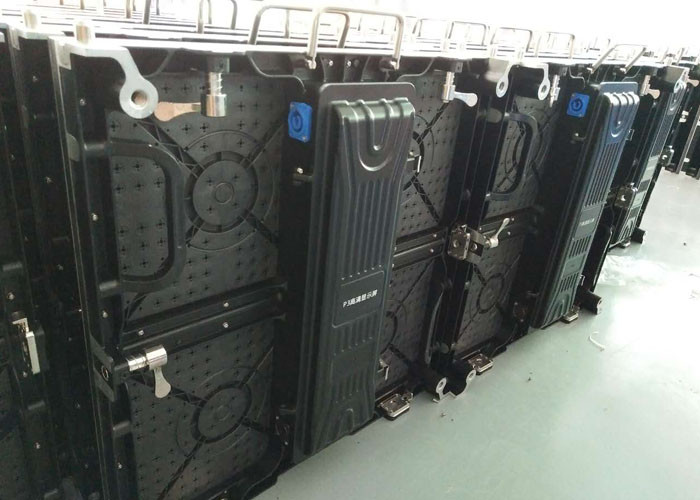 Super Brightness SMD LED Video Screens With 5 - 35m Viewing Distance P4.81 Flexible Operation