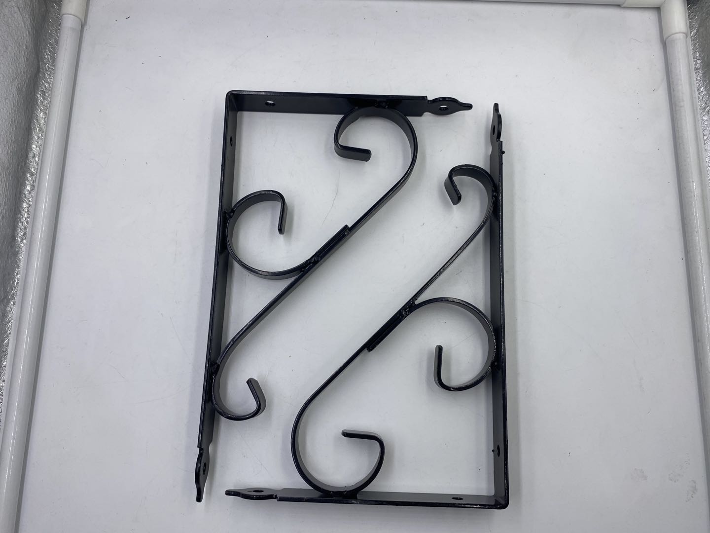 Outdoor and Indoor Metal Wall Mount Hanging Plant Bracket for Decorative Arrangements