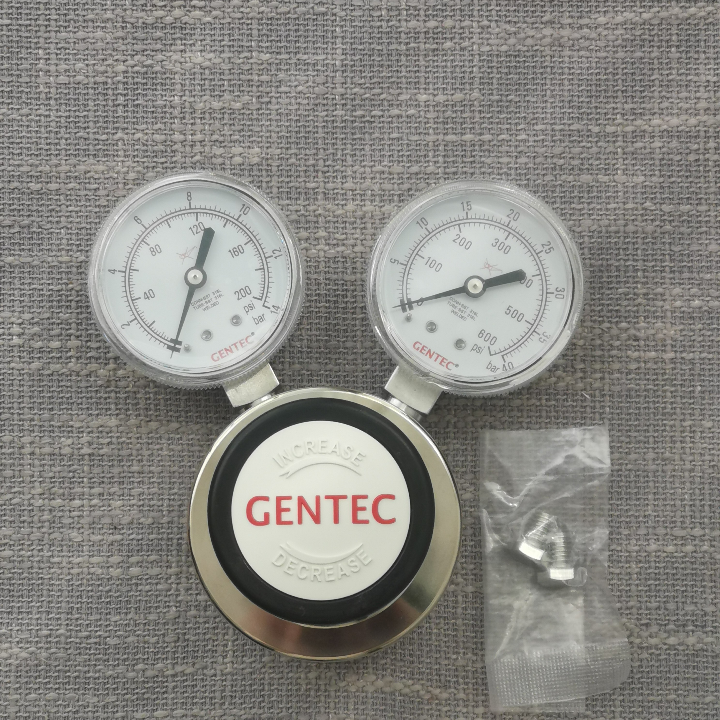 GENTEC Pressure Regulator With Two Ranges Psi / Bar Pressure Gauge R22SLGK - FHP - 04 - 04