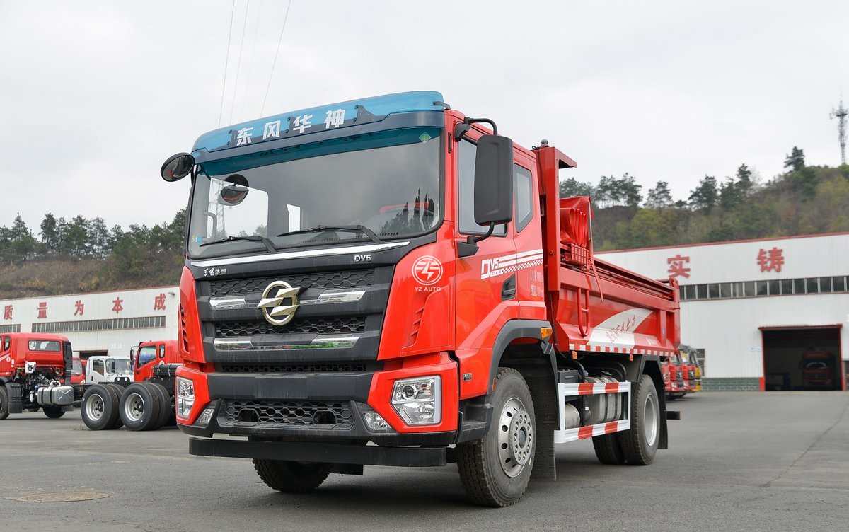 Euro 6 Emission Standard 20T Heavy Dump Truck With 8x4 Drive Wheel And Engine Capacity