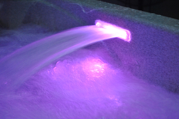 American Style Air Jets Whirlpool Bathtub Massage Hot Tub With Waterfall