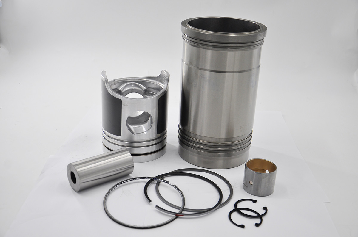 Piston Ring Set Hyundai Excavator Spare Parts D6AC Overhaul Kit Liner Kit