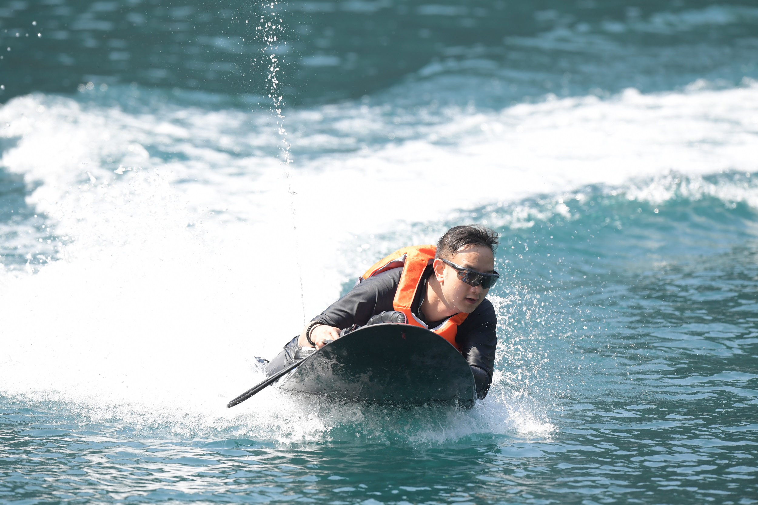 2023 Arrival Black/Red/Green/OEM Fuel/Electric Surfboard with Max Speed of 60km/h