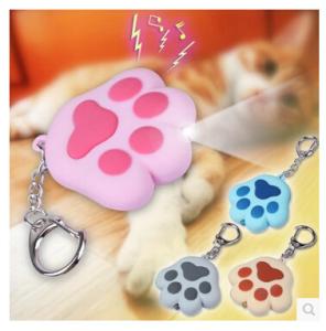 Quality New creative gift product cartoon animal cat paw led light keychain keyrings with sound wholesale