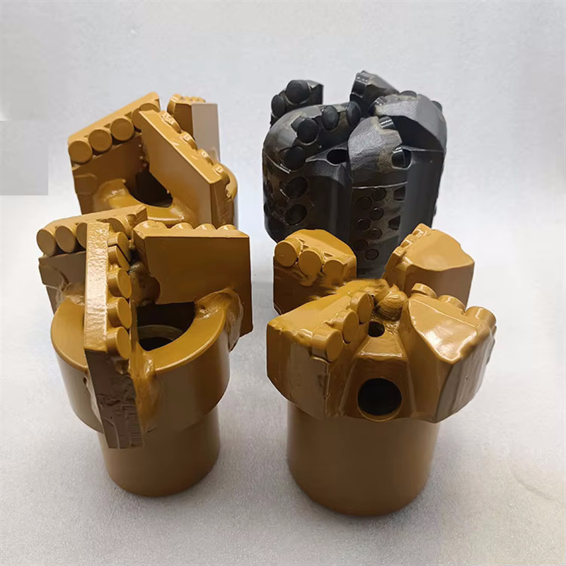 Three Wings Step Drag Drill Bit for Mining Drilling Well Drilling
