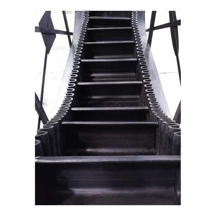 Non Working Surface 0mm-4.5mm Steel Wire Rope Inclined Conveyor Belts For Powder And Granular Materials