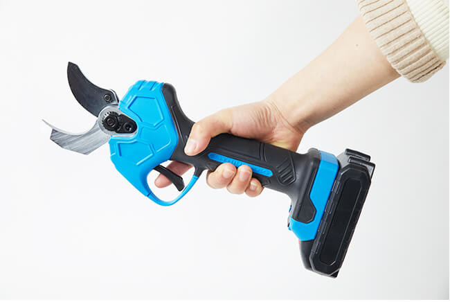 4 Gear Adjustable Cordless Pruner Shear 30mm Battery Powered Branch Cutter
