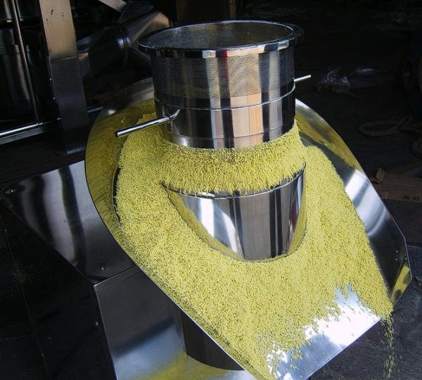 Automatic Wet powder food chemical raw material extruding rotary granulator Food