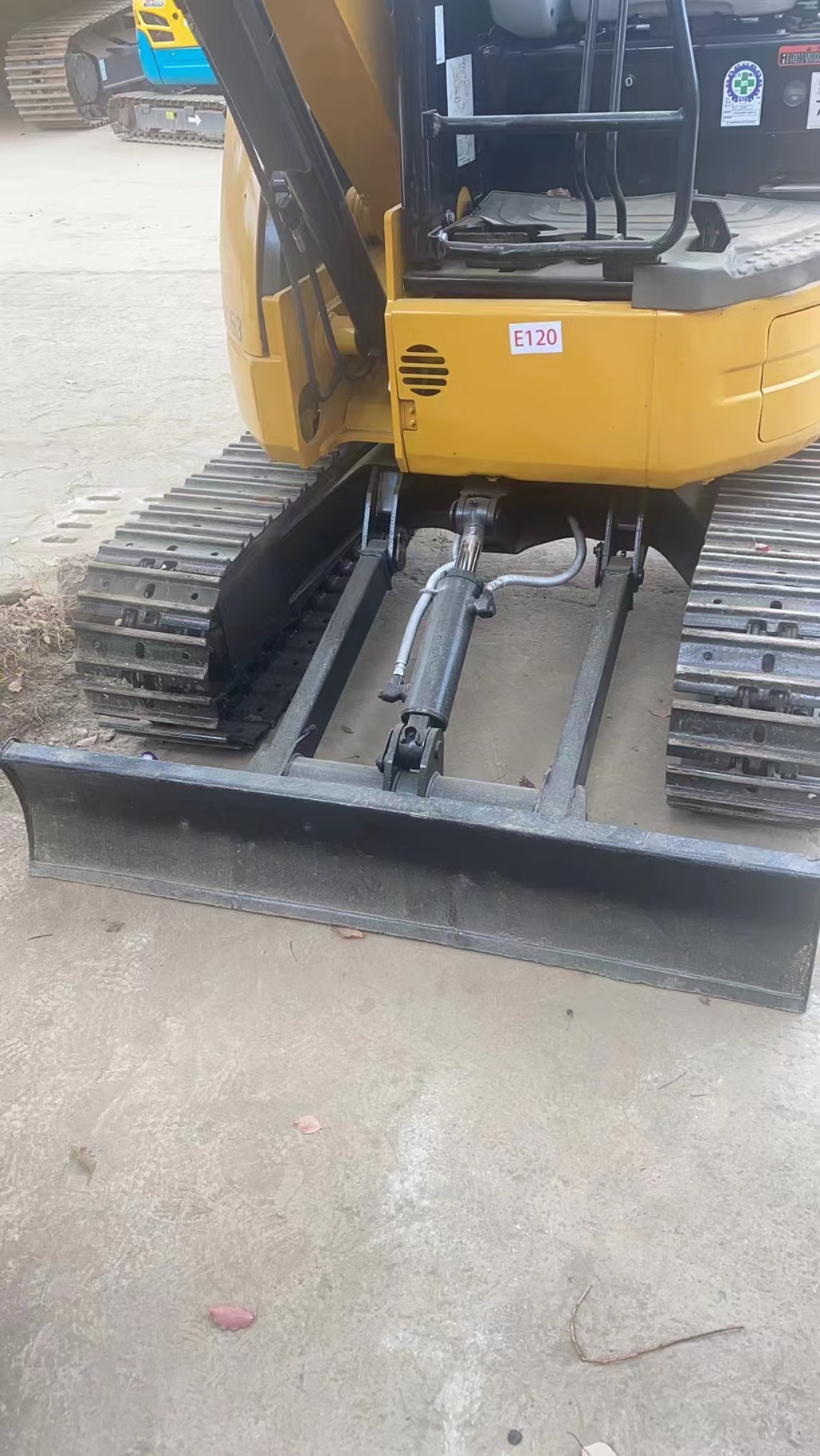 used crawler excavator CAT 302.5 with cheap price 3ton