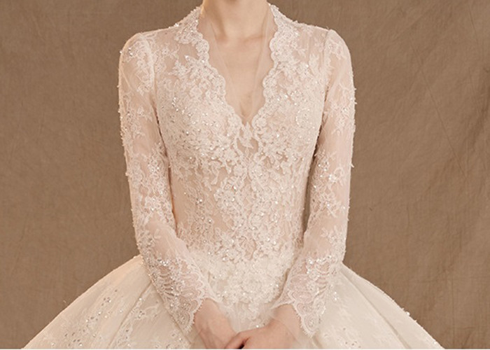 Lace White Backless Evening Gown , Western Wedding Dresses Beading Pleats
