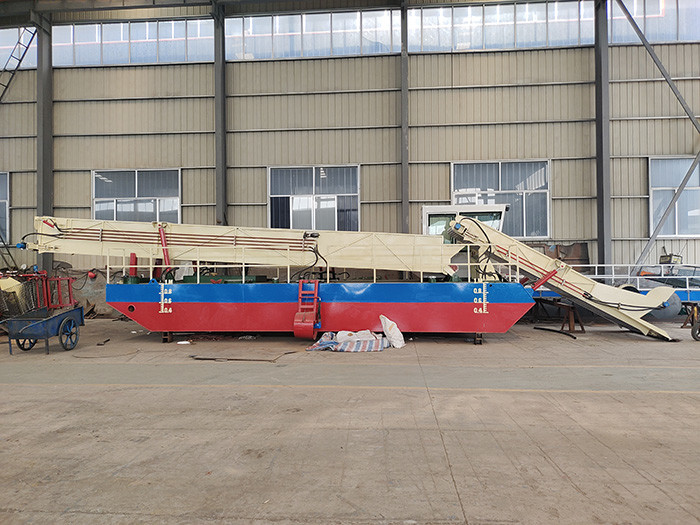 YSAPH10 Aquatic Plant Harvester 10m3 With 2Section Rod Design For Water Grass Cutting Reed Harvester