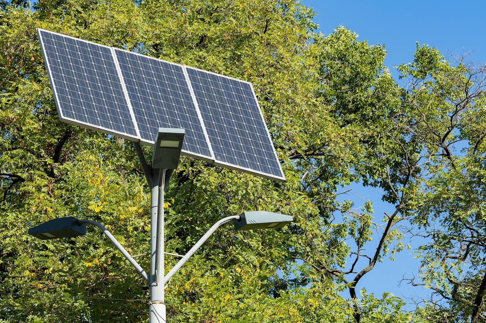12V 80Ah LiFePO4 Solar Street Light Battery Integrated BMS And MPPT