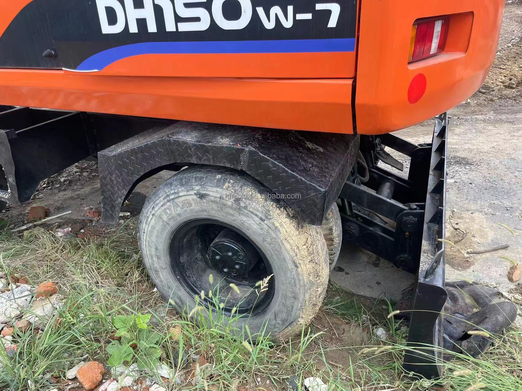 China wheeled excavator Doosan 150 second hand excavator heavy machine large excavator