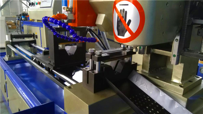 CNC Automatic Hydraulic Stainless Steel Pipe Cutting Machine For Tube Circular Sawing