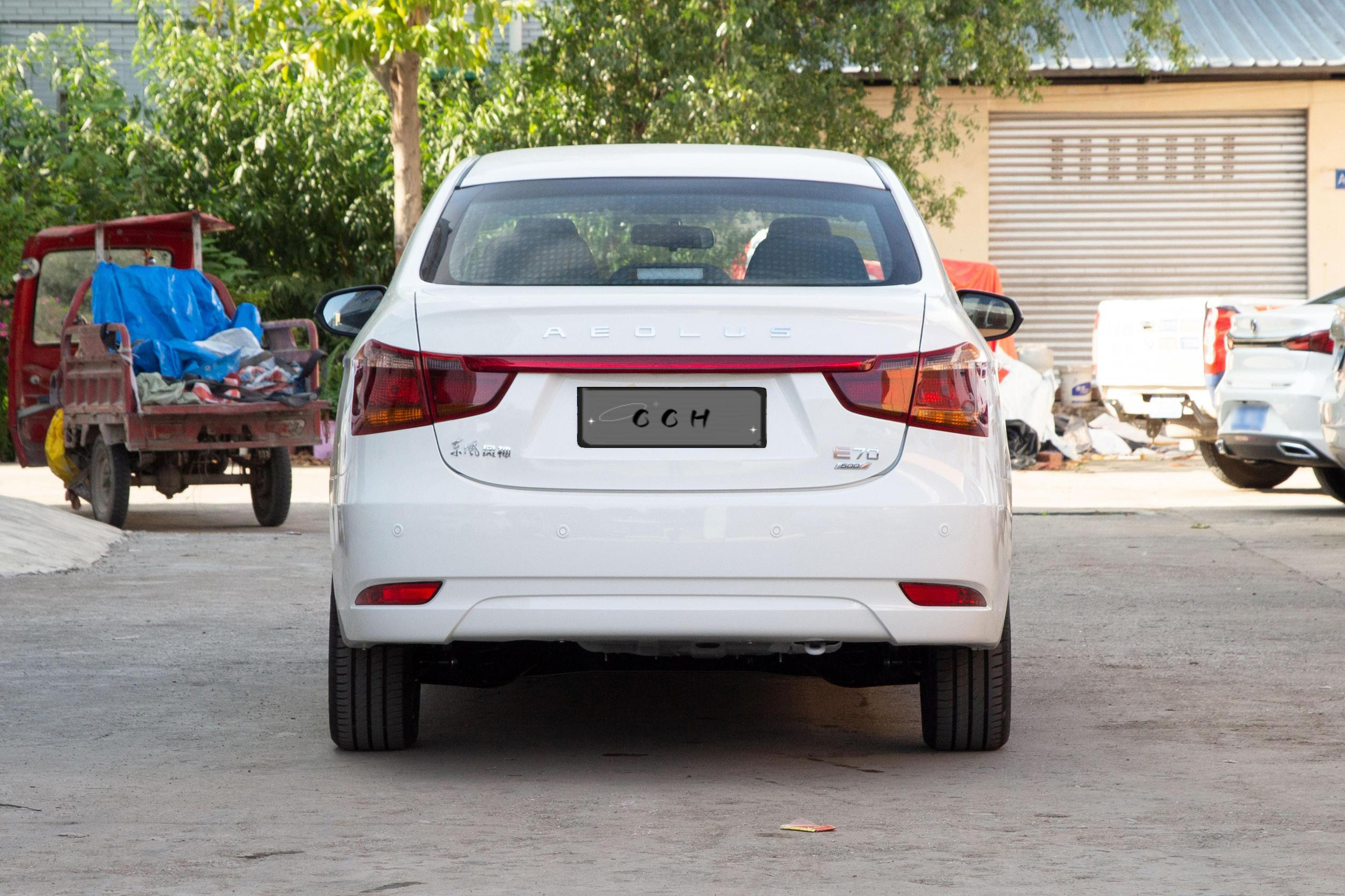 2023 hot sale Dongfeng Fengshen E70 500 electric car Pure electric cruising range 412km white new energy vehicles