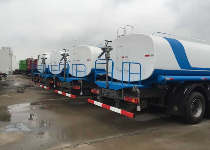 Landscape Engineering Water Sprinkling Tank Truck SINOTRUK 25CBM ZZ1251M4441W