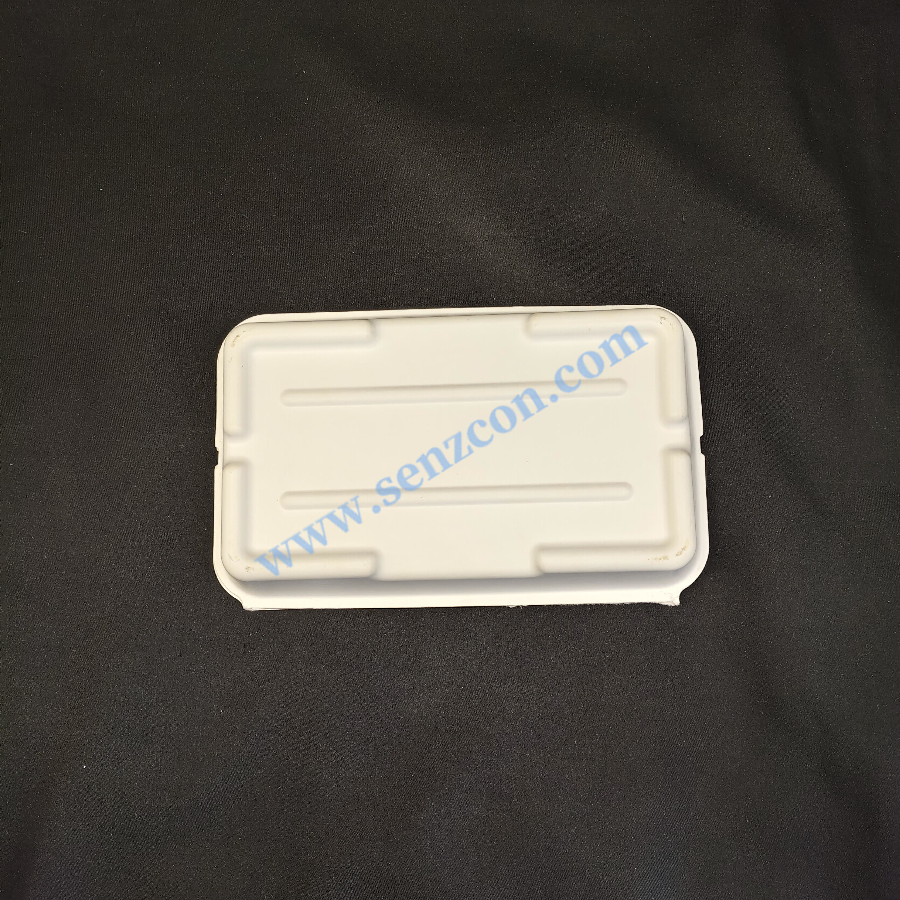 Direct sales from OEM factory. Multifunctional and universal pulp molded boxes. Made of white sugarcane pulp through dry pressing. Environmentally