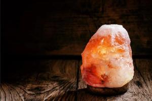Quality Large Himalayan Salt Lamp Organic Material , Pink Crystal Salt Rock Lamp Night Light wholesale