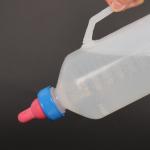 Small Pe 1L Calf Feeding Bottle White Color 0.1KG Weight Light Fast