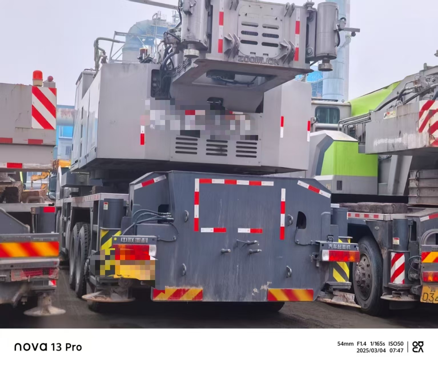 Green BrSuper-Above Truck Crane Zoomlion 220ton Hydraulic Mobile Crane Maximum Lifting Height 883m and Spare Parts