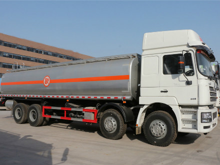 Original Shaanxi Shacman Fuel Tanker Truck Oil Tank Truck Diesel Tanker 8X4