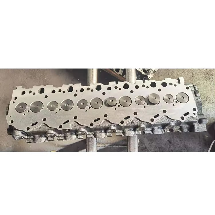 Toyota 4.2T 12V 1HD-T Diesel Engine Cylinder Head Auto Parts For Coaster Land Cruiser Model 11101-17020 1110117020 Engine Parts