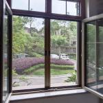 Fiberglass Gray Mesh Retractable Roller Insect Screen Window