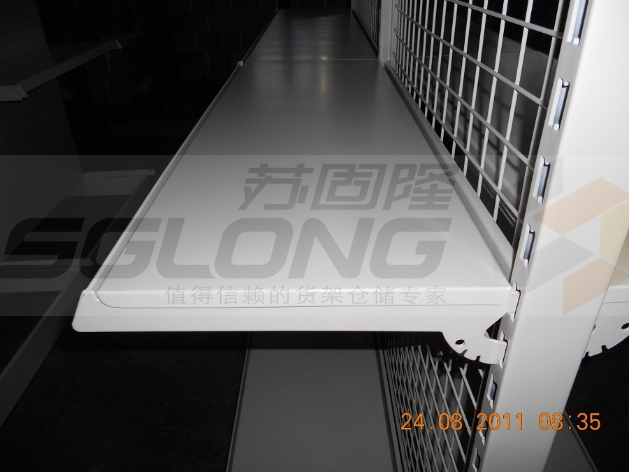 Supermarket Convenience Store Wire Mesh Shelves , White Wire Shelving Units