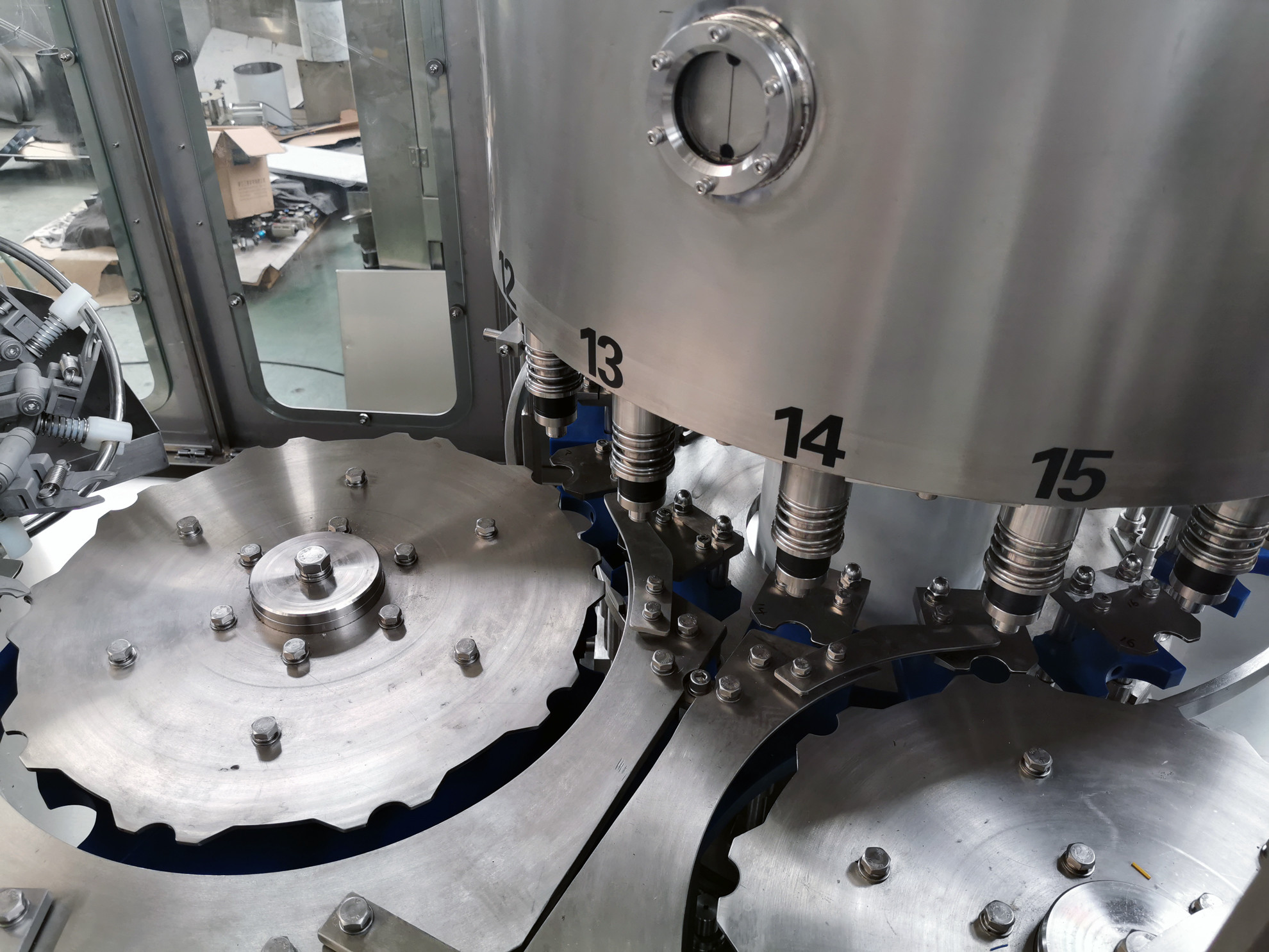 Sanitary SUS304 Flowing Liquid Mineral Water Packing Machine