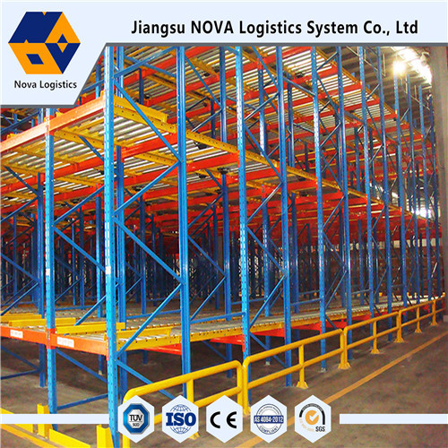 Easy Assembly Gravity Pallet Racking Space Saving With Roller Track Movement
