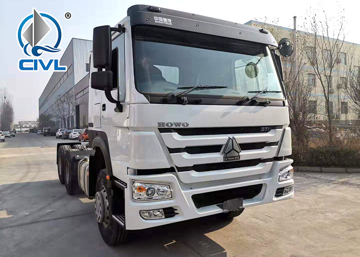 SINOTRUCK Terminal Tractor For Port With 5th Wheel Lifted Right Left Driving 4x2 266hp loading 50t-90t
