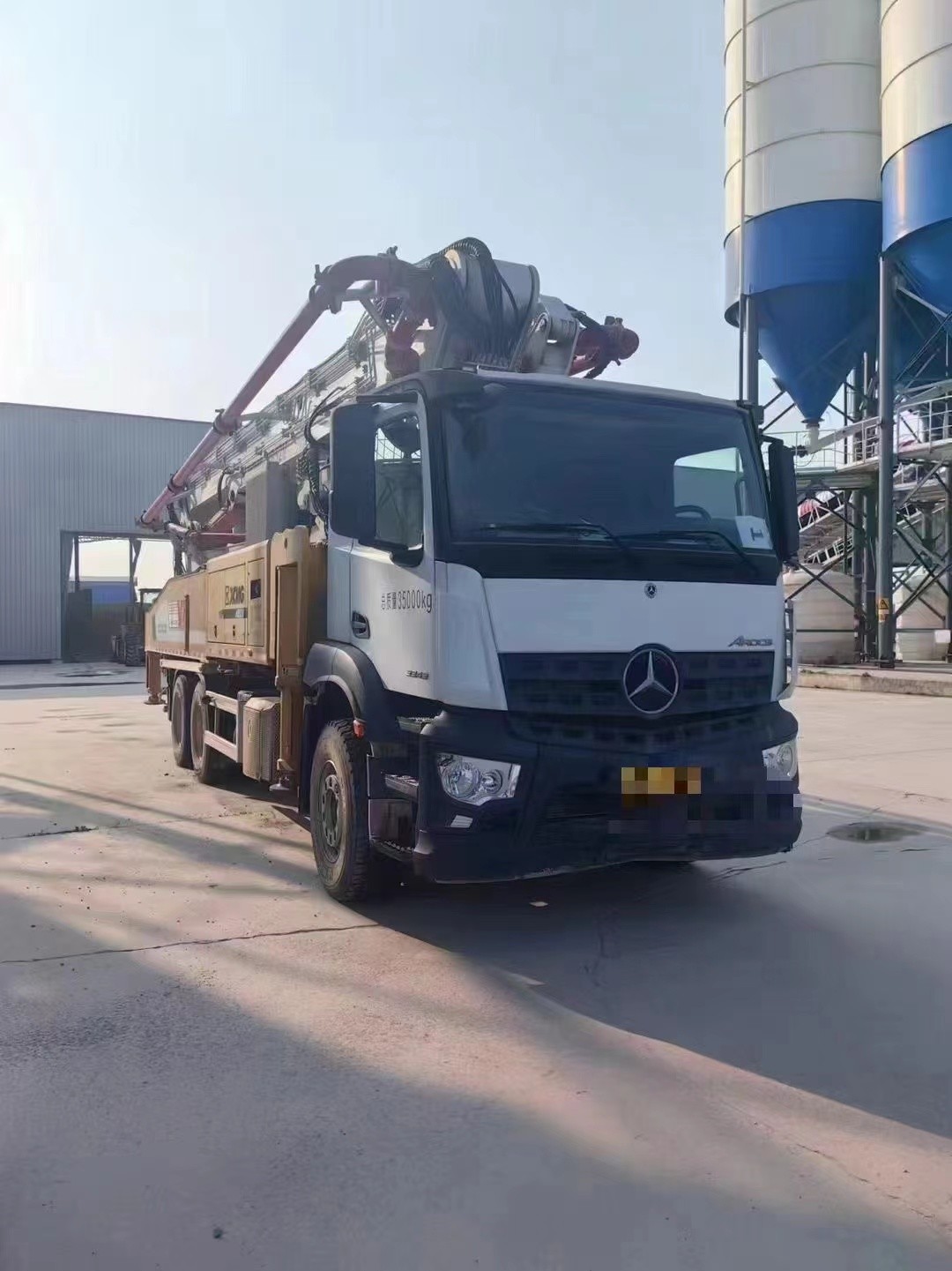 Mercedes Benz chassis Concrete boom pump 52m price 2021 original equipment