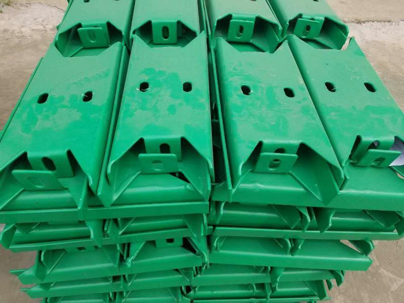 Q235 Q345 Galvanized Steel Highway Guardrail Bracket with Customized Specifications