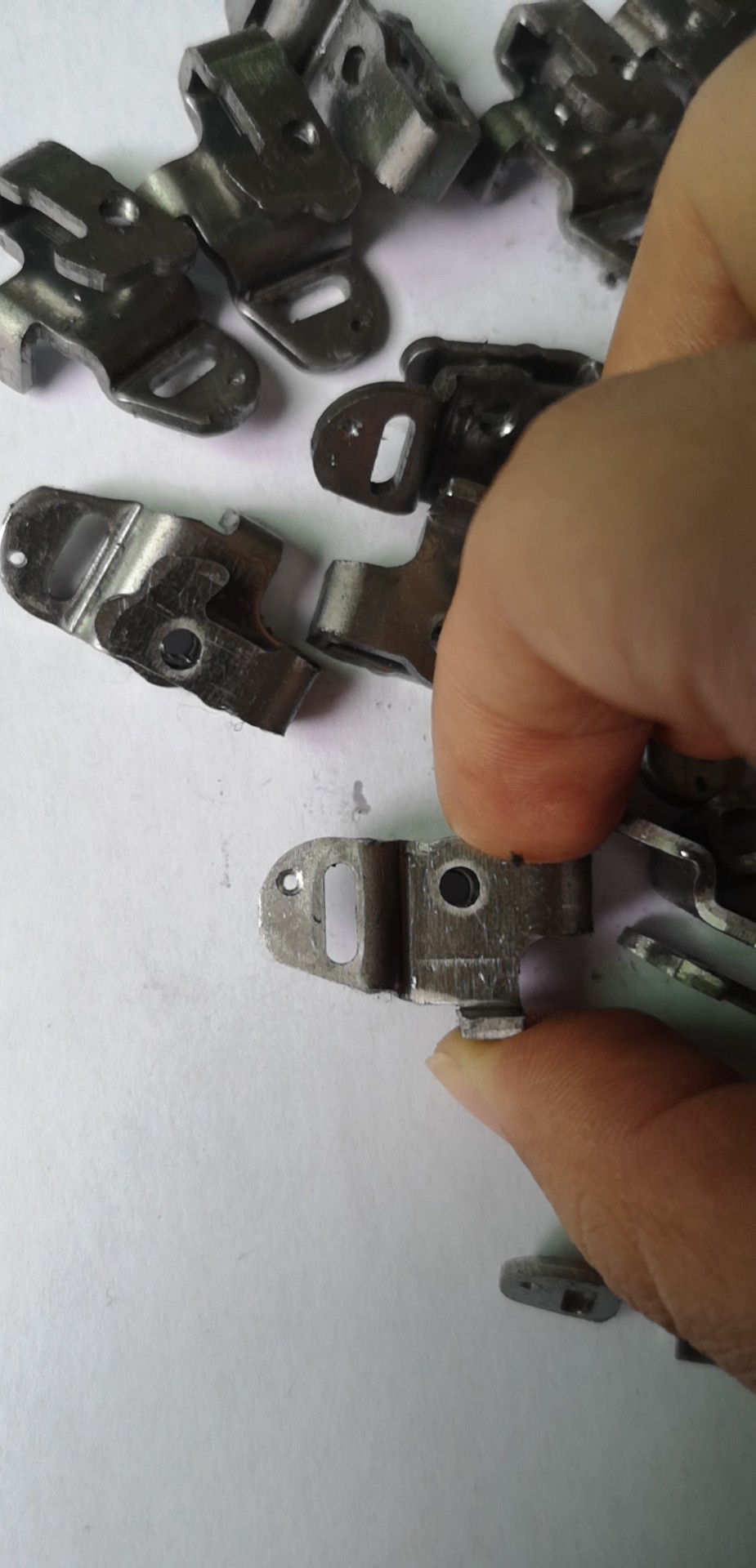 Manufacturers direct sales of non-standard tensile metal conductive metal stamping parts hardware clip