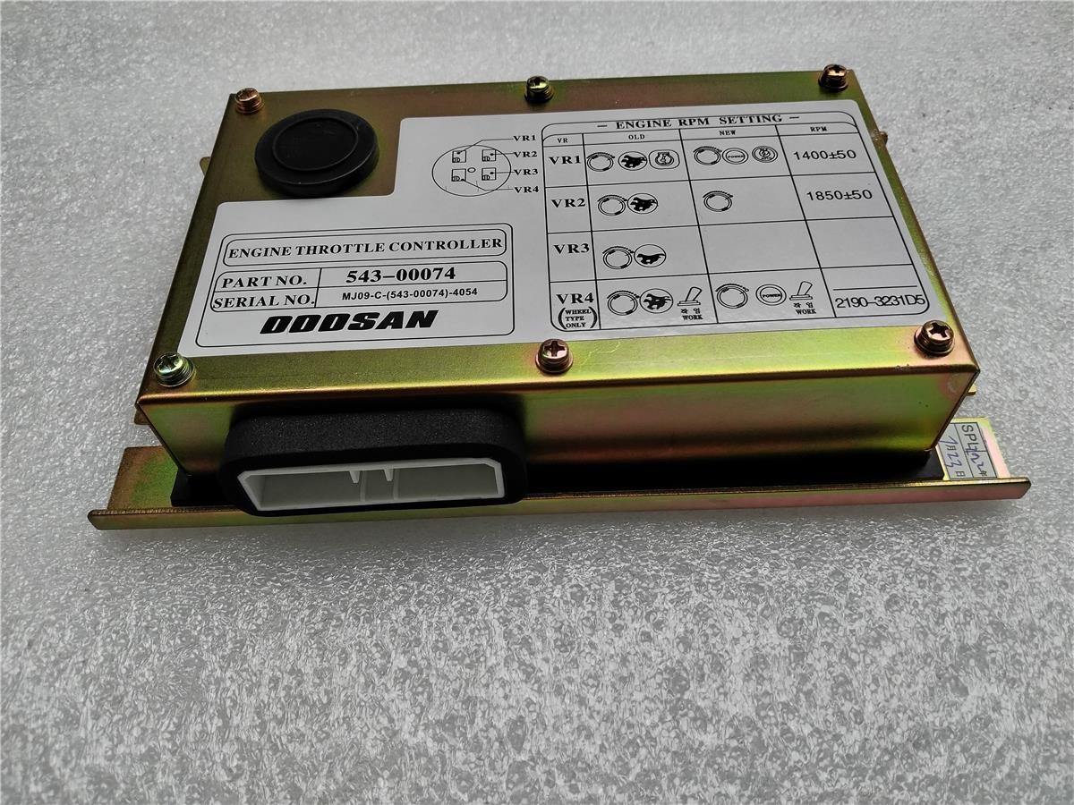 Excavator Parts Engine Throttle Controller 300611-00138A For DX220LC DX225LC