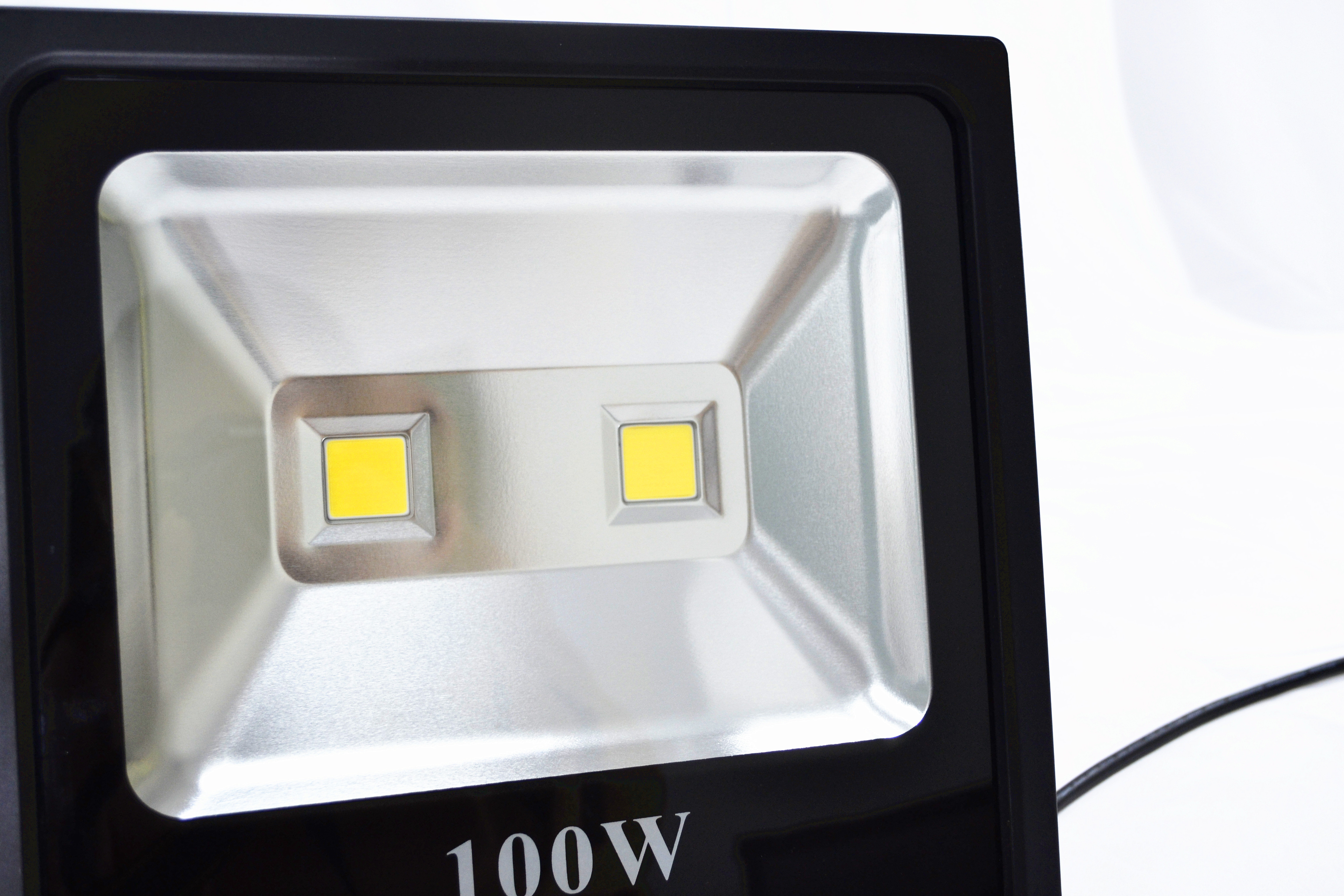 10000 Lumens Low Voltage PIR LED Flood Lights 100W DC 48V Black Aluminum Body