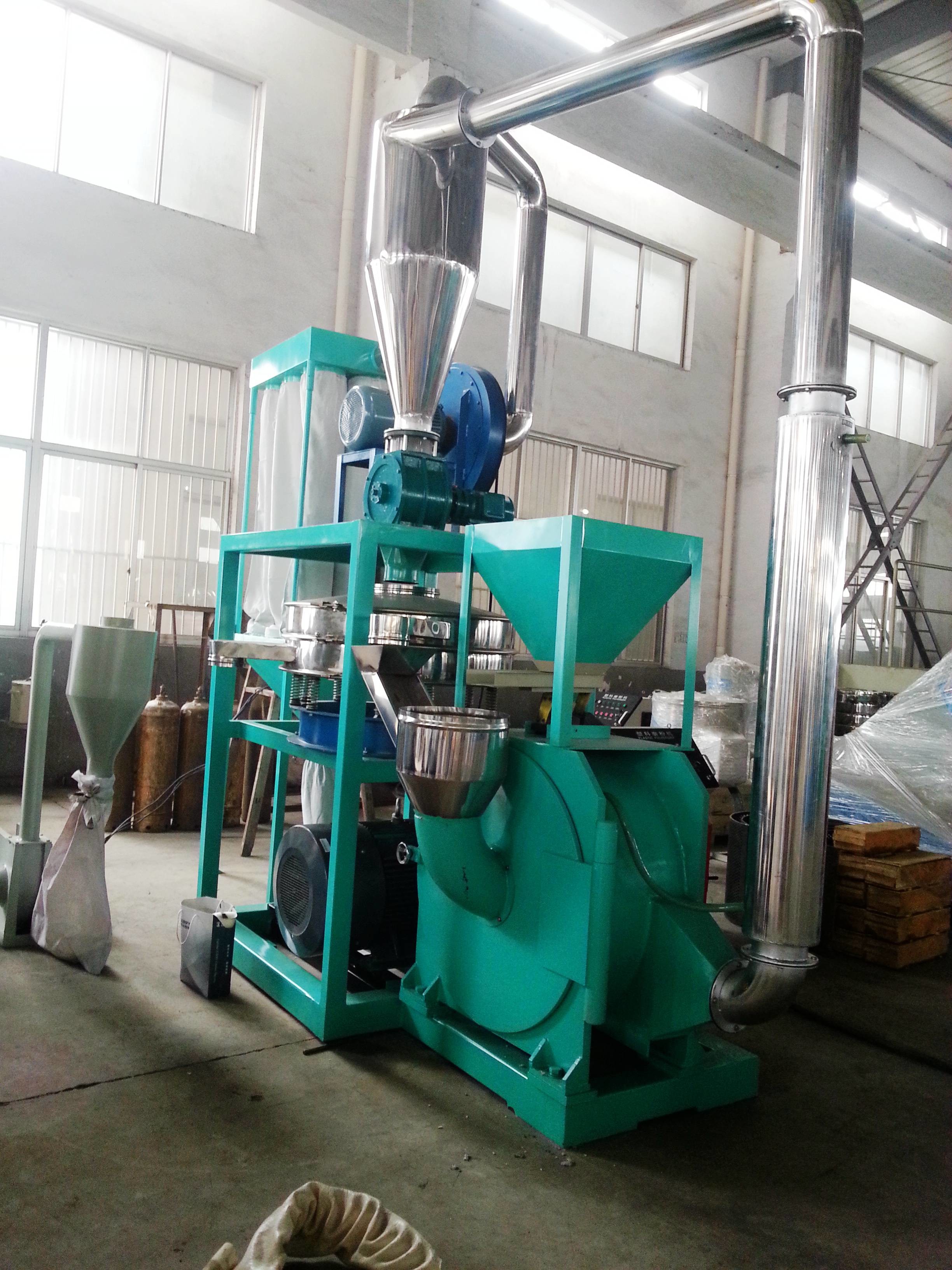 80 Mesh 22kw Plastic Milling Machine Energy Saving Dust Free Compact Structure